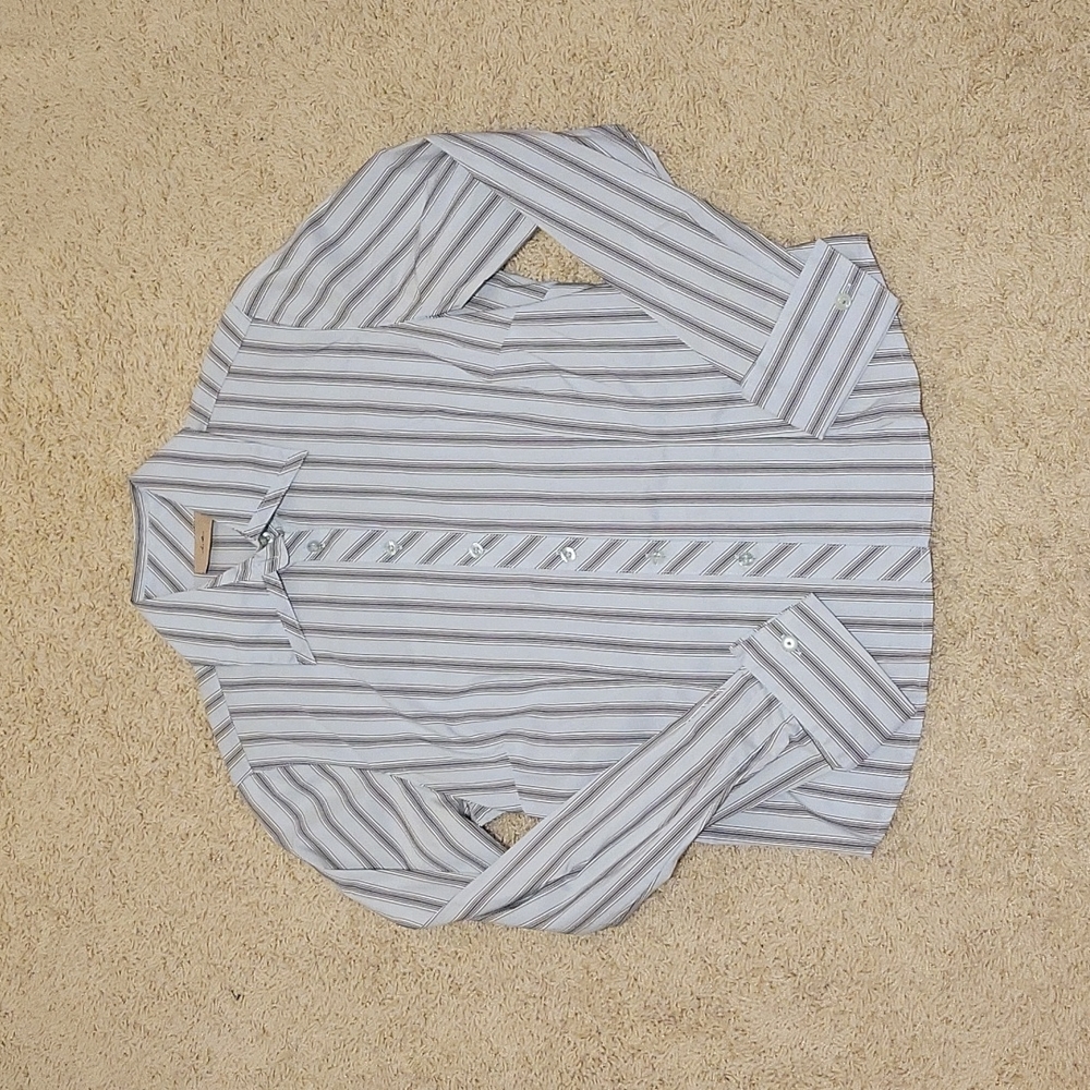 I. E. Brand Women's Button Down Blouse, Size 6, Like New!